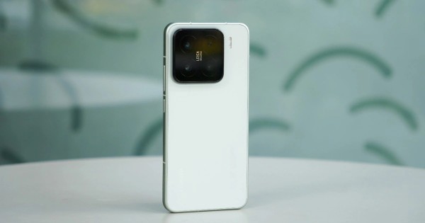 Xiaomi 15 sở hữu thiết kế hiện đại