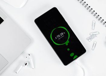 Tìm hiểu: Điện thoại Pin 5000mAh sử dụng được bao lâu?