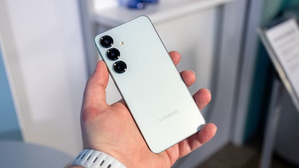 Samsung Galaxy S25 512GB là mẫu smartphone cao cấp