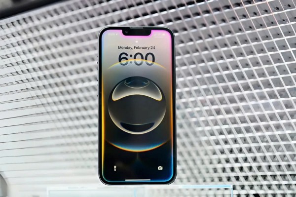 Viên pin của iPhone 16e có dung lượng 4.685mAh, hỗ trợ sạc nhanh công suất 45W