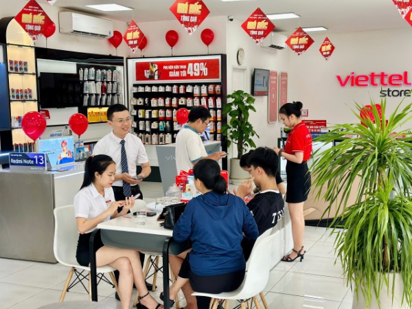 Mở thẻ ngân hàng Vietcombank tại hệ thống Viettel Store trên toàn quốc