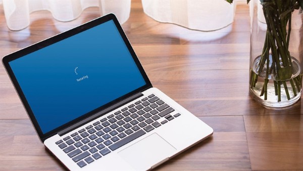 Tiến hành khởi động lại máy tính