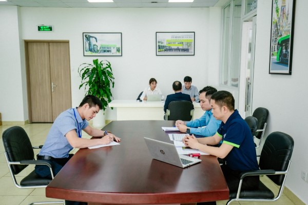 Ứng viên đến văn phòng tuyển dụng tại các địa phương của Taxi Xanh SM