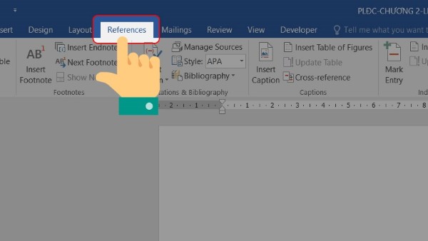 Chọn tab References tại thanh công cụ