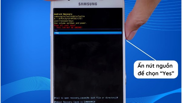 Chọn Yes để xác nhận thao tác xóa dữ liệu