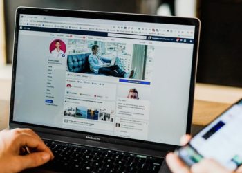 Cách xem ai vào Facebook của mình nhiều nhất bằng điện thoại