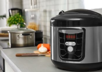 cắm nồi cơm điện qua đêm có sao không
