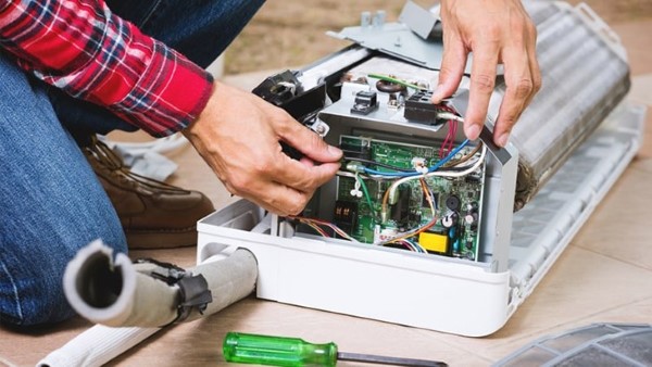Bo mạch cục nóng bị lỗi khiến điều hòa không hoạt động