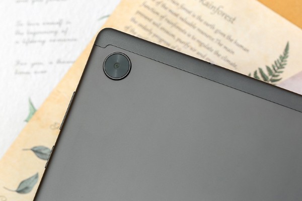Lenovo Tab M10 Gen 2 trang bị camera sau 8MP và camera trước 5MP