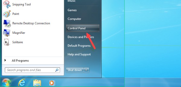 Bước 1: Bạn nhấn nút Start ở góc trái màn hình > Chọn Control Panel
