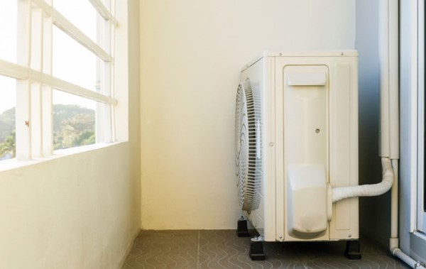 Đường ống dẫn nước ngưng bị nghẹt hoặc hỏng linh kiện