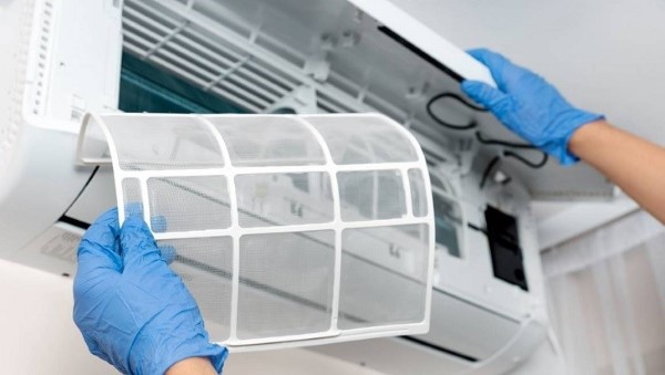 Thường xuyên vệ sinh dàn lạnh, lưới lọc và dàn nóng
