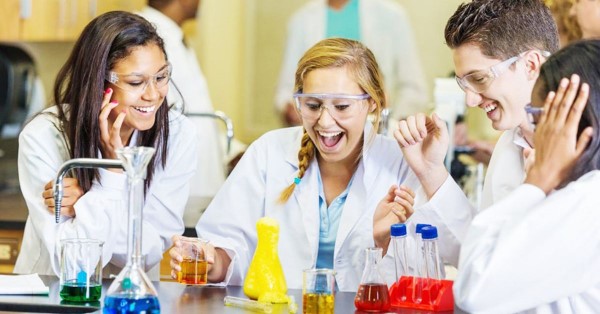 Cơ hội phát triển nghề nghiệp đa dạng trong ngành STEM