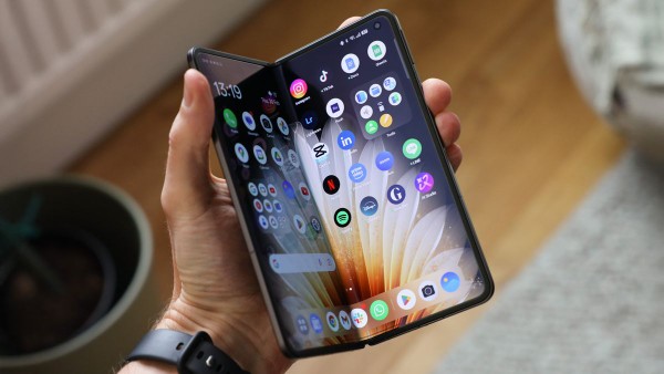 Màn hình chính Find N5 kích thước 8.12 inch, độ phân giải 2.248 x 2.480 pixel