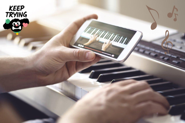 Sử dụng các công cụ hỗ trợ học đánh đàn online