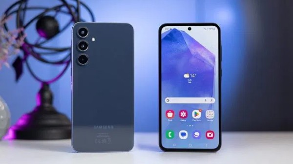 Galaxy A56 và A55 đều sử dụng màn hình Super AMOLED
