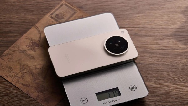 OPPO Find X8s trọng lượng chỉ 179g