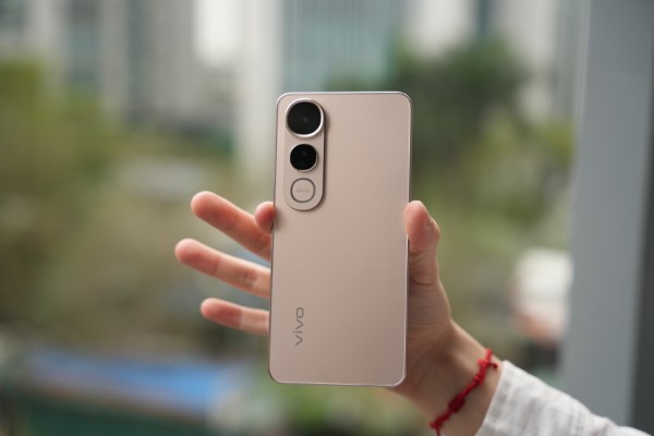 Vivo V50 Lite có khả năng chống bụi, chống nước đạt chuẩn IP65