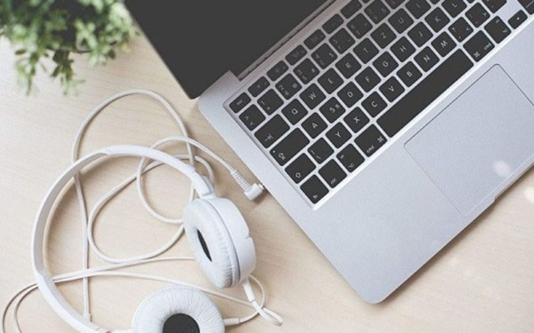 Thử kết nối tai nghe với thiết bị khác