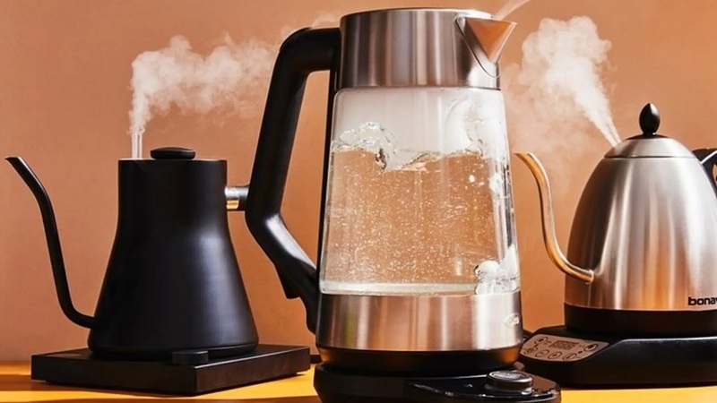 Ấm siêu tốc là thiết bị gia dụng không thể thiếu trong gia đình hiện đại