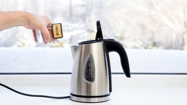 Nên vệ sinh ấm ít nhất 1 lần/tuần để đảm bảo hiệu suất hoạt động ổn định