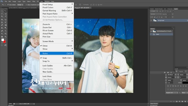 Mở menu View → chọn Rulers