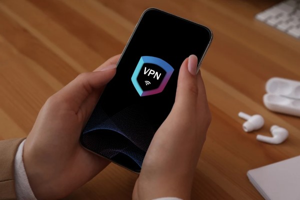 Người dùng cần cài đặt một ứng dụng VPN uy tín