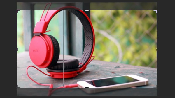 Kéo khung cắt đến phần hình ảnh muốn giữ lại