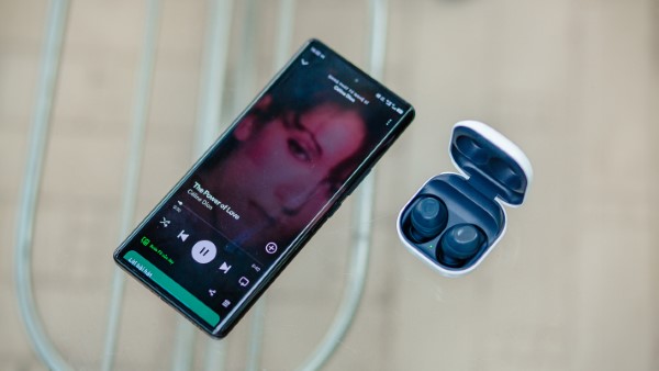 Buds FE có chất âm tổng thể dễ nghe, âm bass có lực 