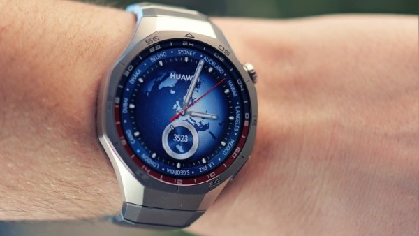 HUAWEI Watch GT 5 Pro sở hữu màn hình AMOLED 1.43 inch