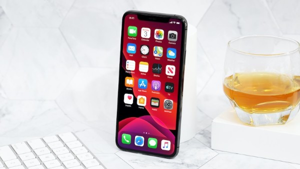 iPhone 11 Pro Max có thể hoạt động khoảng 12-14 giờ liên tục 