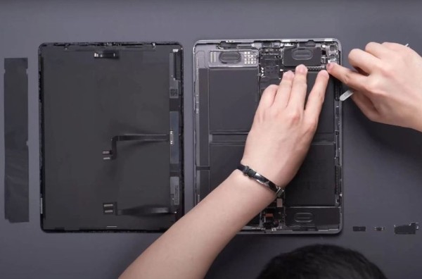 Thay pin iPad giúp khôi phục lại khả năng sạc 