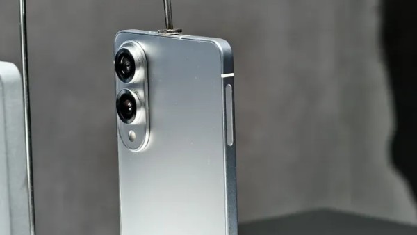 Galaxy S25 Edge có cụm camera kép lên tới 200MP với khẩu độ f/1.7