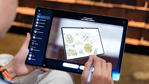 Các tính năng Galaxy AI được trang bị trên cả hai thiết bị