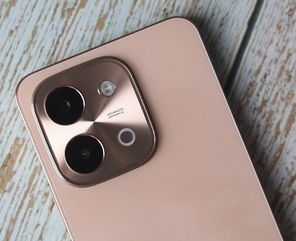 Vivo Y28 có camera chính 50MP và camera phụ 2MP