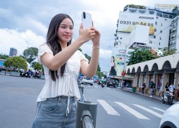 Say Hi bạn đồng hành Gemini