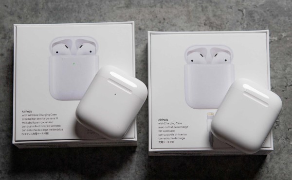 AirPods 2 có hai phiên bản hộp sạc không dây và bản dùng cáp Lightning