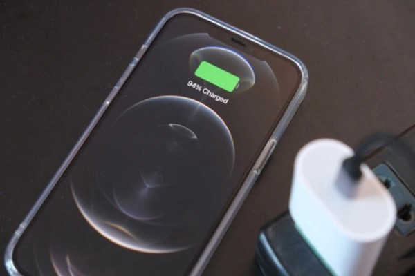 Hãy chắc chắn ổ điện hoặc cổng USB đang hoạt động bình thường