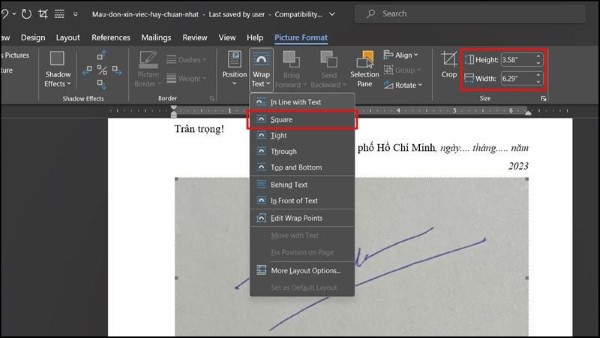 Mở tab Format → Wrap Text → Square