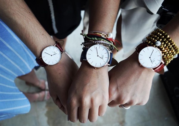 Chọn kiểu dáng mặt và chất liệu dây đeo đồng hồ