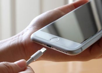 iPhone 7 Plus có thể tiếp nhận dòng sạc lên tới khoảng 10W thông qua cáp Lightning