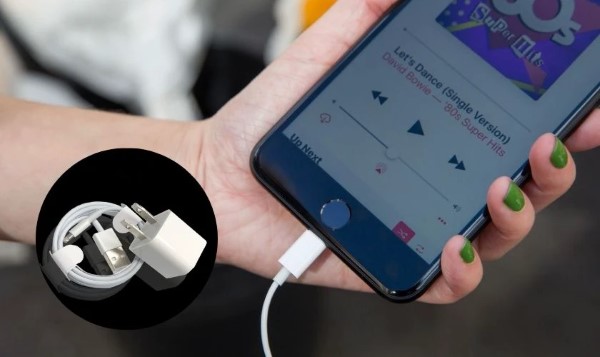 Không dùng điện thoại khi sạc iPhone