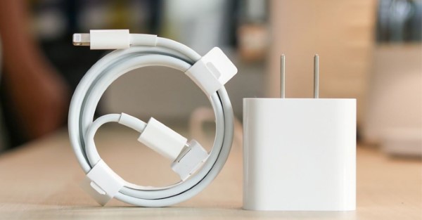 Đảm bảo sử dụng đúng củ sạc và dây cáp đạt tiêu chuẩn từ hãng