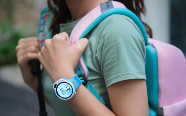 Những lý do cha mẹ nên mua đồng hồ định vị trẻ em myFirst 