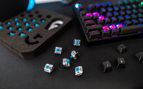 Tùy vào mục tiêu sử dụng có thể chọn mua bàn phím cơ có dây hay không dây