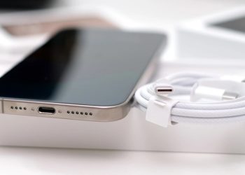 nên mua cáp sạc iphone hãng nào