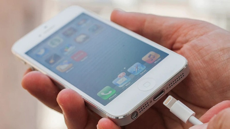 iPhone 5 được trang bị dung lượng pin hơn 1400mAh