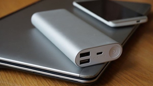 Loại sạc dự phòng dùng đèn báo LED đơn sắc