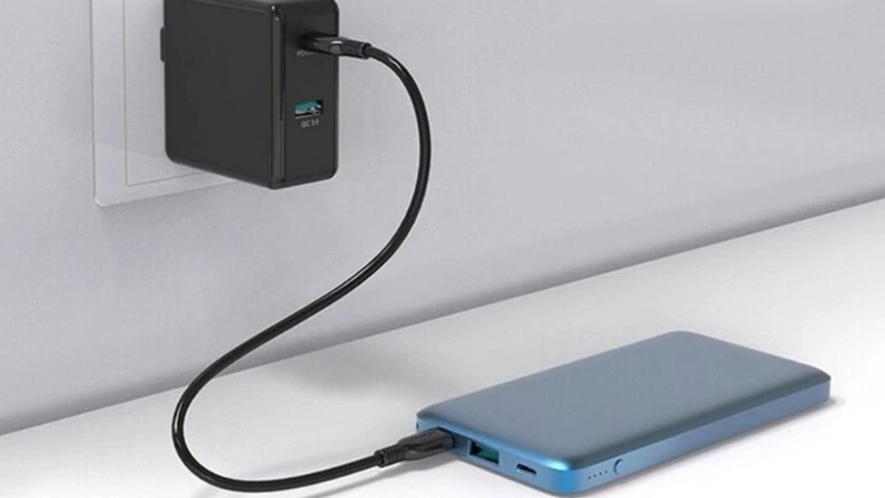 Thời gian sạc dự phòng 20000mAh đầy phụ thuộc vào nhiều yếu tố