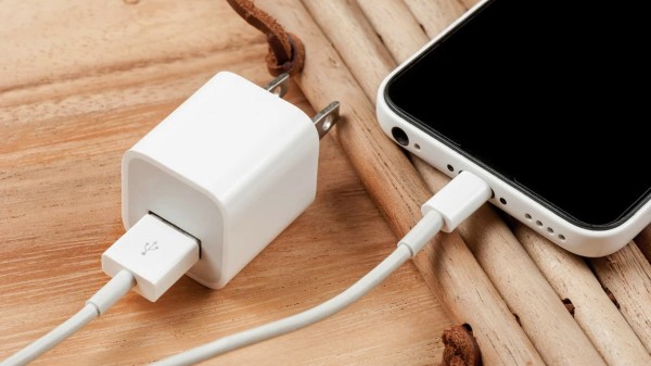 Một số hành động nên tránh để không làm hỏng pin điện thoại 